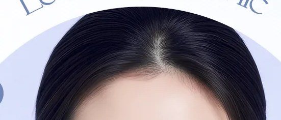 하단에 일부 보이는 여성 모델 얼굴