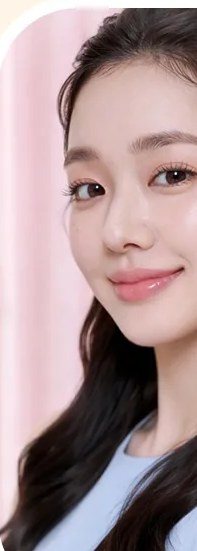 오른쪽 여성 모델 얼굴