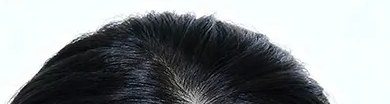 원형 프레임 속 인물의 상단 부분