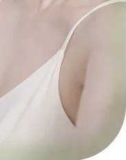 여성 상반신 사진 일부